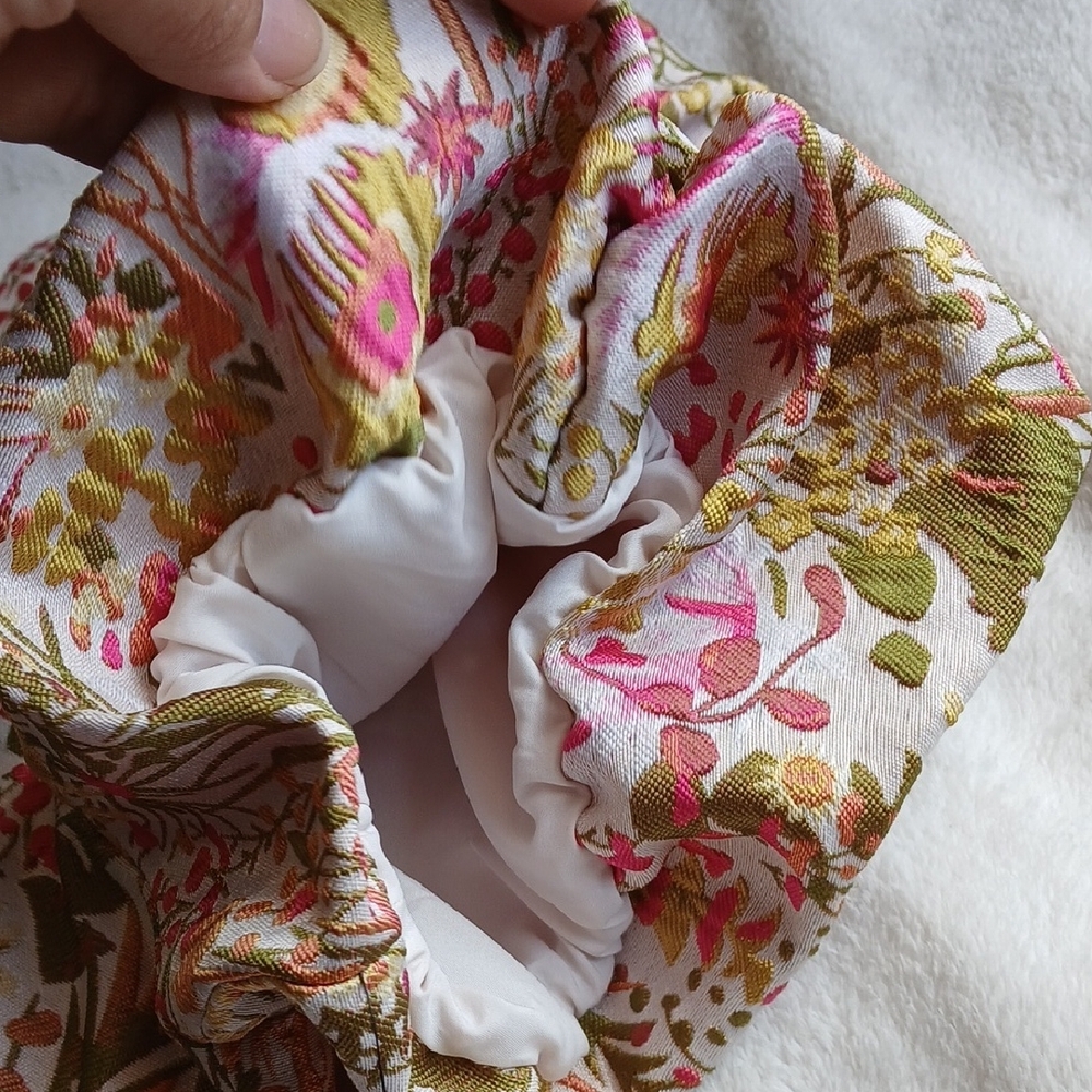 Dress Olive Floral Smocked The Sleves are puffy. - Picture 5 of 15